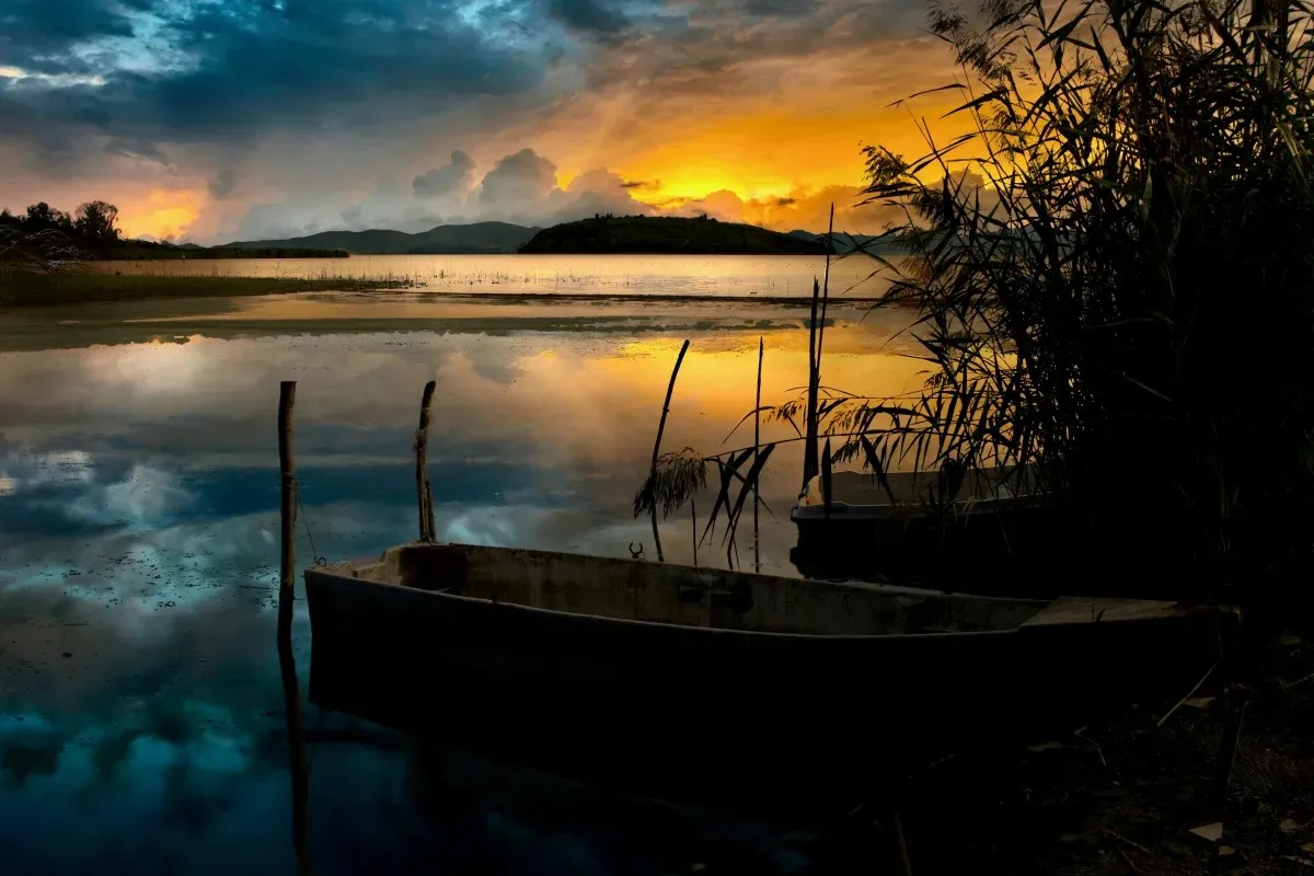 immagine tramonto sul Lago Trasimeno